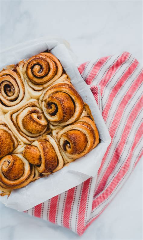 Fluffy Homemade Cinnamon Rolls Chow With Jao