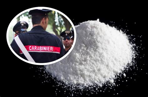 Teenager Trovato Dai Carabinieri In Possesso Di Cocaina Corriere CE