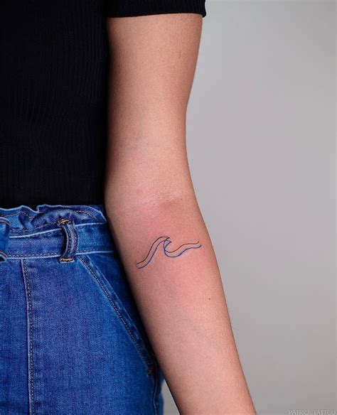 Wave Tattoos Get Inspired By These Amazing Designs Waves Tattoo