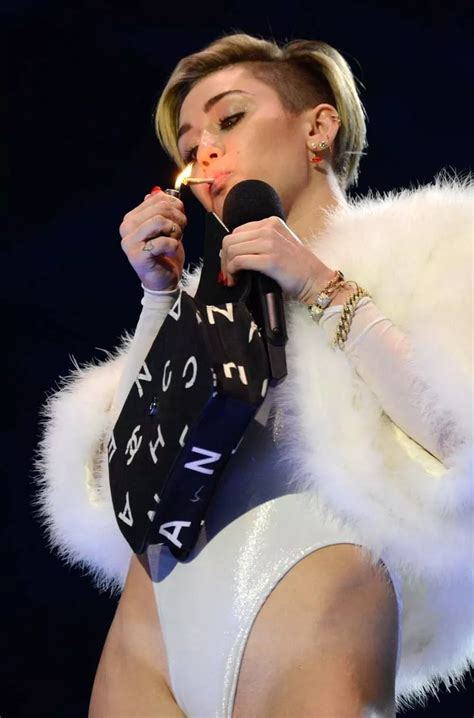 Miley Cyrus Controversial Moments Mirror Online