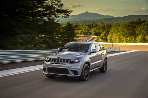 Jeep Wagoneer Estate Shows Effective Mélange Of Widebody Charger And Trackhawk Dna Autoevolution