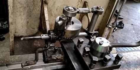 Custom Lathe Tool Cuts Complex Oil Grooves Hackaday