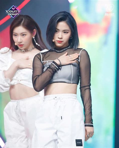 200326 RYUJIN ITZY WANNABE STAGE Itzy Stage Outfits Fashion