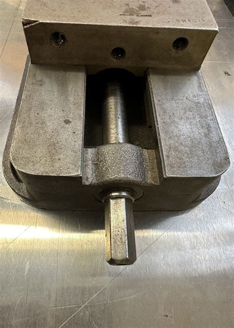 Kurt D Anglock Milling Machine Vise With Jaws Ebay