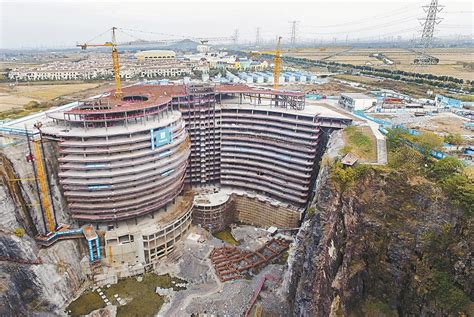 The Tianma Pit Hotel The Shimao Quarry Hotel Is Incredible