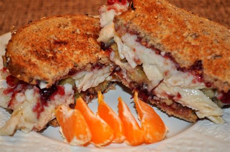 CookingwithSweetface: Leftover Turkey Sandwich