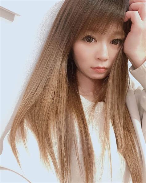 宮下美恵さんのインスタグラム写真 宮下美恵instagram「おうち時間 ストレートヘア ロングヘア 娘達から