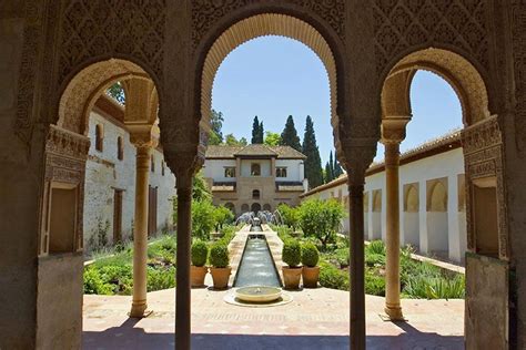 Alhambra Guided Tour Nasrid Palaces Alcazaba Generalife Tourswalking