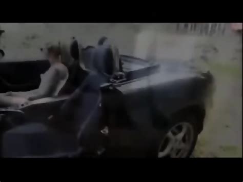 Blondes Deutsches Babe Wird Im Freien Analysiert