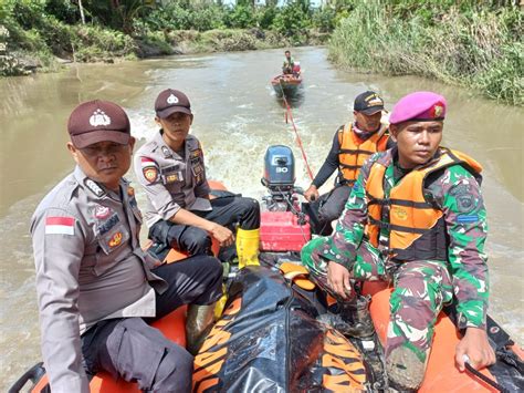 Prajurit Yonmarhanlan Ii Dan Tim Sar Gabungan Berhasil Evakuasi Korban