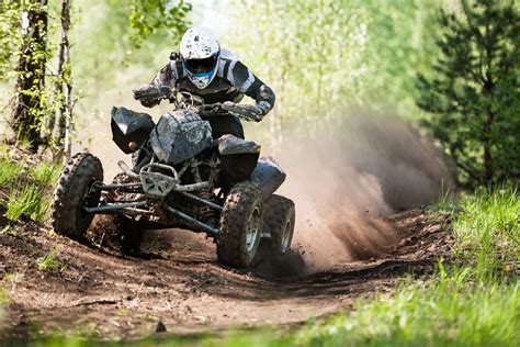 Explore Canada! The Advantages of Side by Side UTV & ATV Rentals