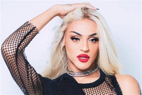 Calcinha Ou Cueca Pabllo Vittar Arrasa Com Look Ousado Na Academia