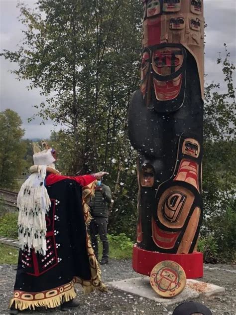 Artist Mike Dangeli Talks About Carving The Mmiwg Lgtbq2 Totem Pole Recently Raised On