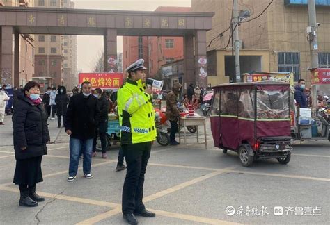 筑牢寒假“交通安全防线”！莘县交警护航学生平安回家辖区纪桂民李怀磊