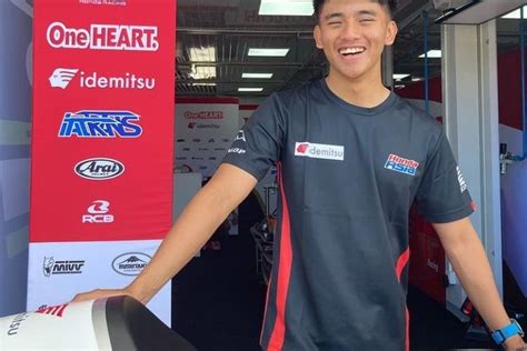 Profil Mario Aji Pembalap Nomor Di Moto Biodata Rider Asal