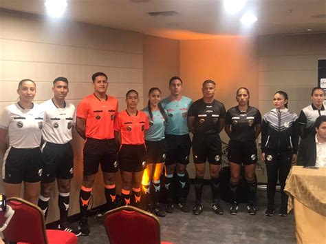 DIRECT FÚTBOL on Twitter Los referís también presentan sus nuevos