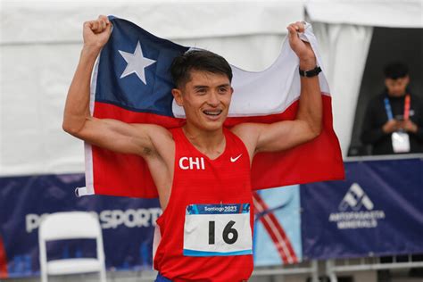 Hugo Catrileo finalizó segundo en maratón y le da a Chile su tercera