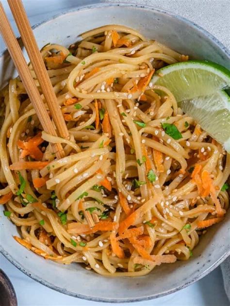 18 Best Vegan Rice Noodle Recipes From Around The World