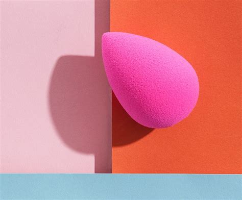 How To Use A Makeup Sponge 7 Beautyblender Hacks From Beauty Pros