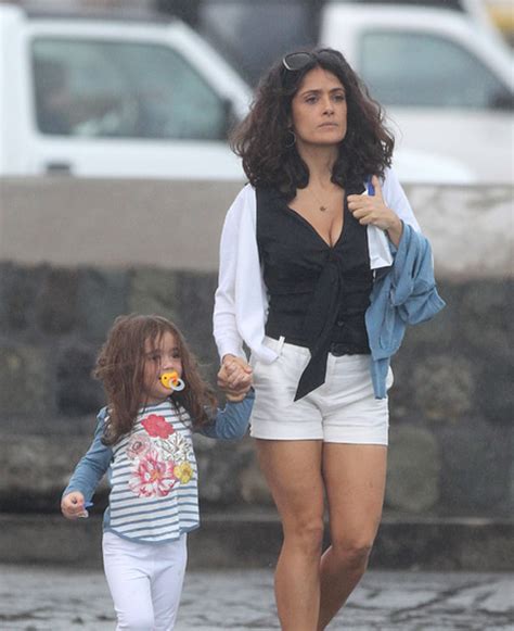 Salma Hayek Y Francois Henri Pinault Despiden El A O Con Su Hija En La