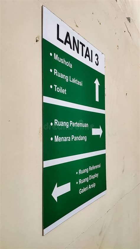 ruang display stock   royalty  stock