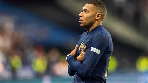 PSG Après sa sortie fracassante Kylian Mbappé est recadré