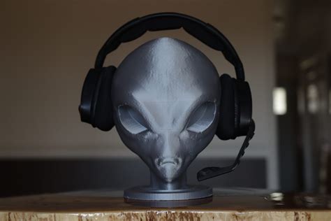 Alien Head Headset Stand – Aerosthetix