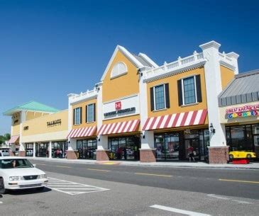 Tanger Outlet à Gonzales - Office du tourisme des USA