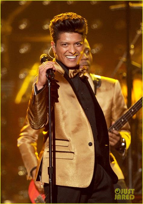 Bruno Mars' Grammys Performance - Watch Now!: Photo 2628322 | 2012 Grammy Awards, Bruno Mars ...