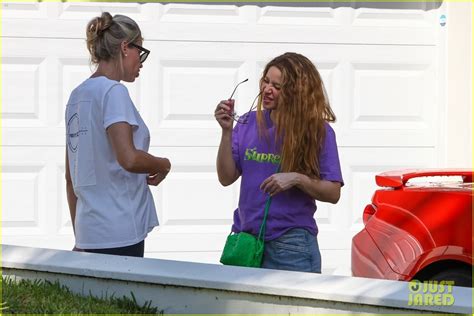 Photo Shakira Goes House Hunting In Miami 14 Photo 4929016 Just