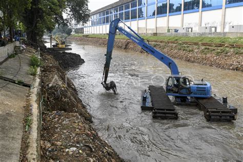 Langkah Antisipasi Banjir Di Jakarta ANTARA Foto