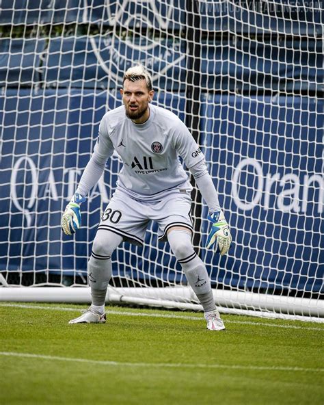 Jordan PSG 21-22 Goalkeeper Kits Released - Footy Headlines