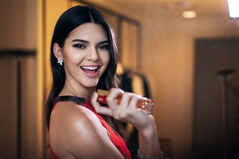 Kendall Jenner Modern Muse Le Rouge de Estée Lauder