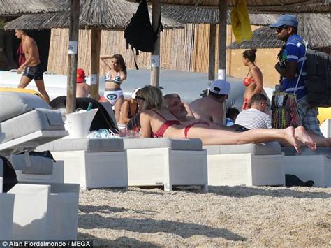 Stephanie Pratt Slips Into A Khaki Bikini As She Snaps Selfies In Mykonos Daily Mail Online