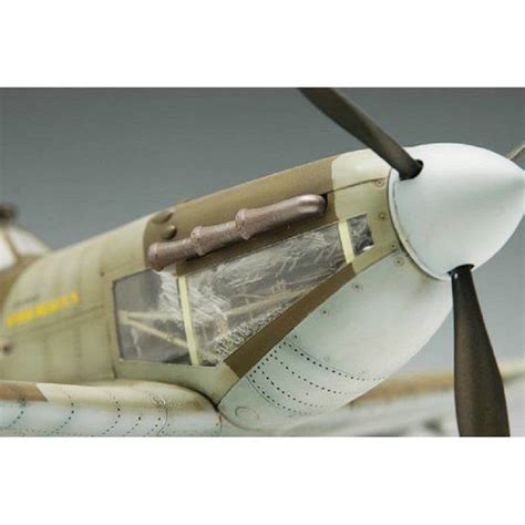 Supermarine spitfire MK Vb TRUMPETER 02403 1 24ème maquette char promo