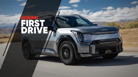 2023 Hyundai Palisade Vs Kia Telluride Comparison Test 3 Row Suv Siblings