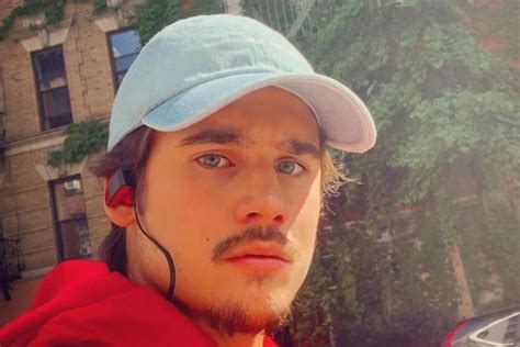 Nicolas Prattes Se Pronuncia Ap S Suposto Som De App Gay Vazar Ou A Metr Poles