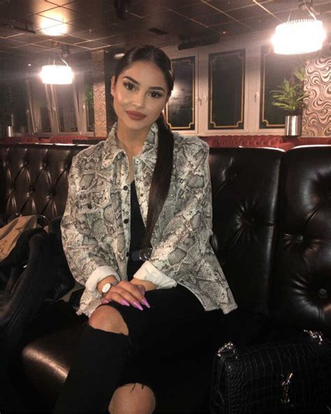 Hot Sexy Layla Erincik Bikini Pics