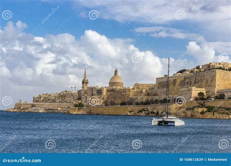 Valletta Capital De La Isla De Malta En El Mar Mediterráneo Imagen De