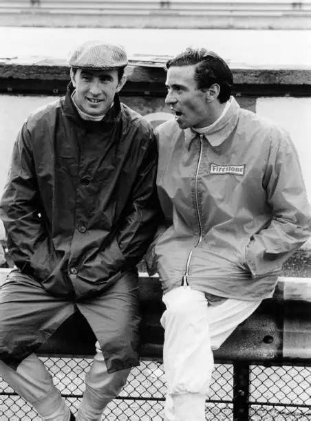 JACKIE STEWART AND Jim Clark 1967 Motor Racing Old Photo EUR 5 60