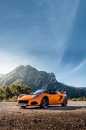 2016 Lotus Elise Cup 250 Phone Wallpaper 001 - WSupercars