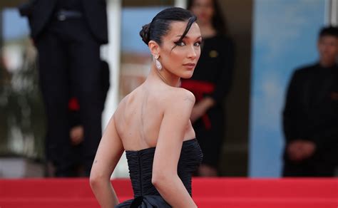 Bella Hadid enamora Cannes con lujoso vestido de corsé nude Vive USA