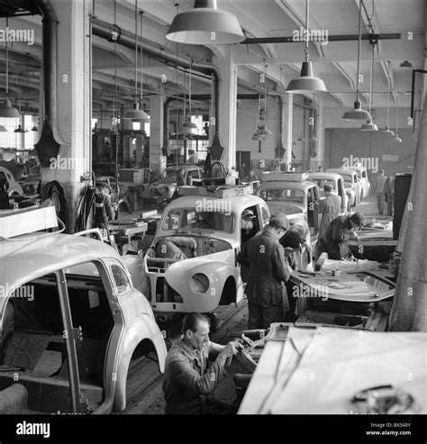 Czechoslovakia 1950 Automobile Factory Assembly Line Skoda Tudor Ctk