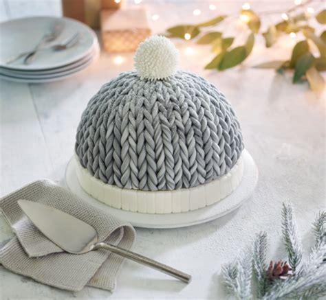 Christmas Bobble Hat Cake | Lakeland Blog | Lakeland Inspiration