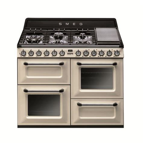 Cucina A Libera Installazione Design Collezione Victoria By Smeg Pink