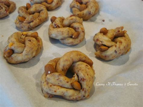 Taralli Nzogna E Pepe Lussy Il Pranzo Servito