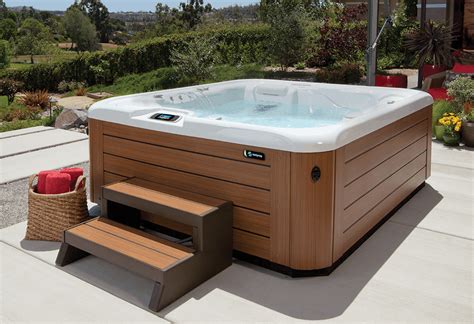 Sovereign 6 Person Hot Tub Ultra Modern Pool Patio