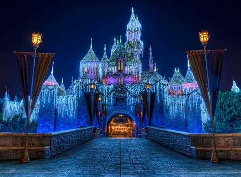 The Walt Disney World Picture Of The Day Disneyland Christmas Castle