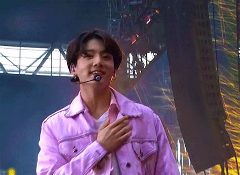 Jungkook Euphoria Flying Gif Speak yourself japan edition at osaka