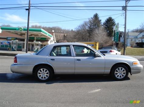 2006 Silver Birch Metallic Ford Crown Victoria LX 61242281 Photo 1